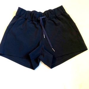 Lululemon On The Fly short